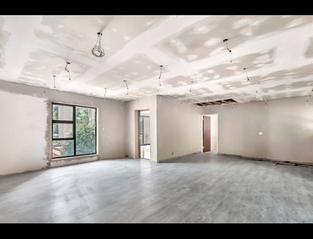 4 BEDROOM HOUSE FOR SALE IN HYDE PARK